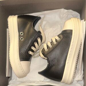 Black and Cream Leather Sneakers

worn once